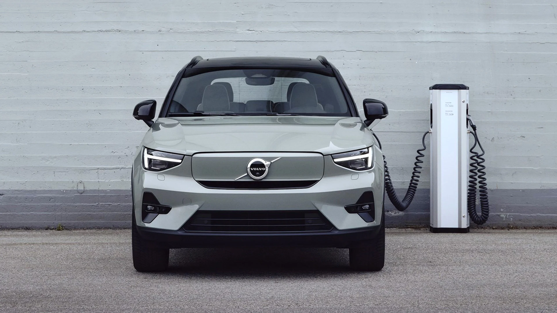 Carros elétricos e híbridos avançam 53% nas vendas e Volvo XC 40 é destaque