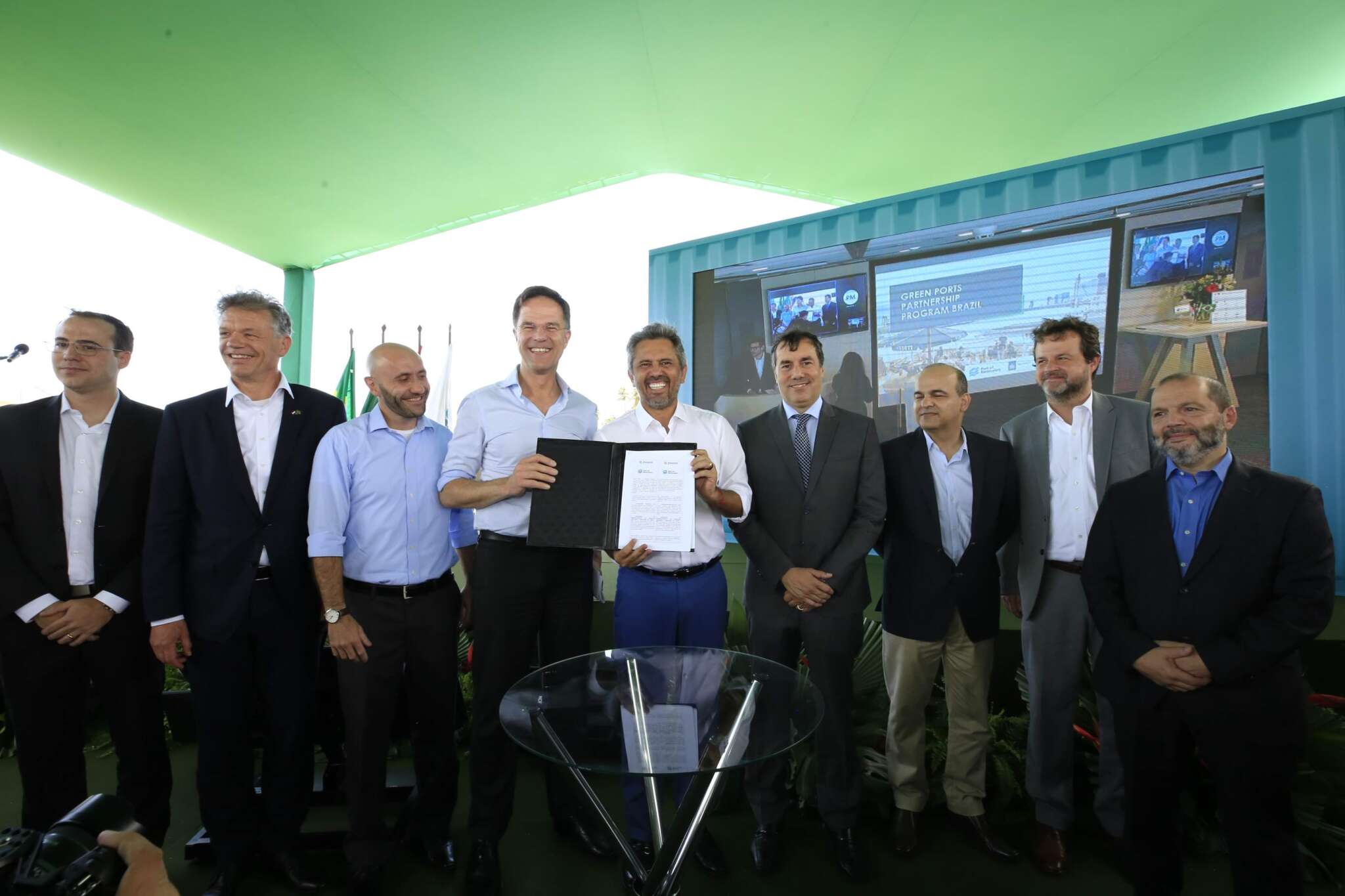 Governo do Ceará e Países Baixos firmam parceria para impulsionar produção e exportação