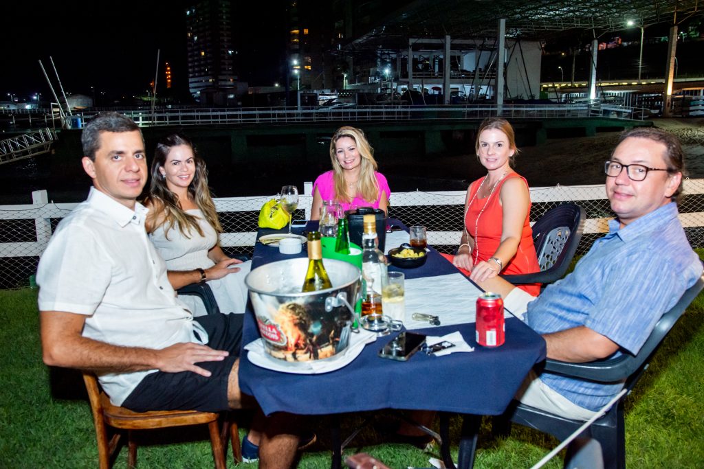 
				Alberto e Riana Aguiar, Tatiana Luna, Ellen Tigre e Ariston Pessoa
				