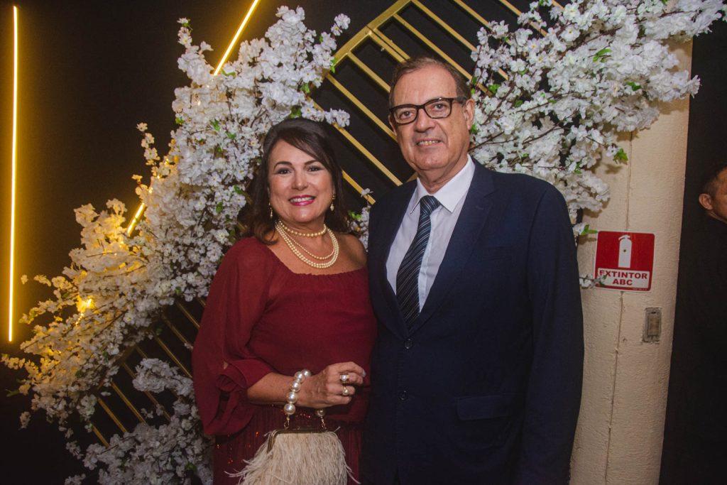 Ana Luiza E Urbano Costa Lima