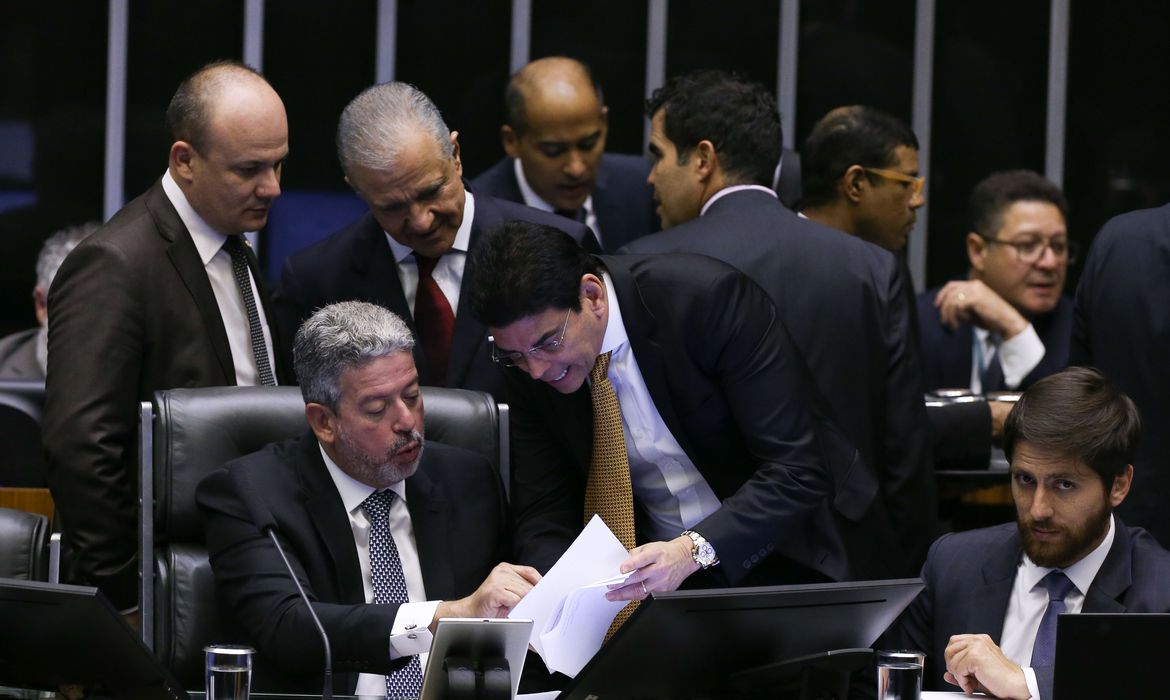 Câmara aprova texto-base do arcabouço fiscal Câmara aprova texto-base do arcabouço fiscal