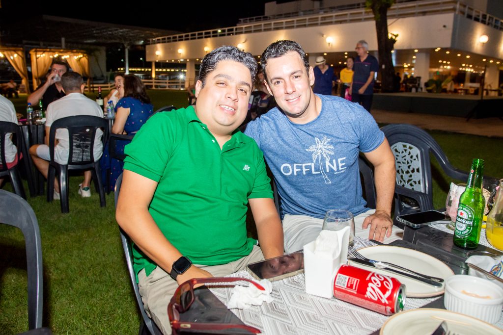 
				Bruno Lemos e Carlo Rios
				