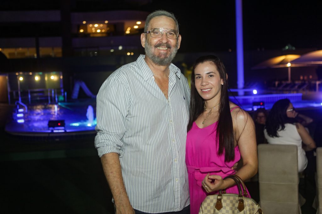 Carlos Henrrique E Rebeca Maia De Assis