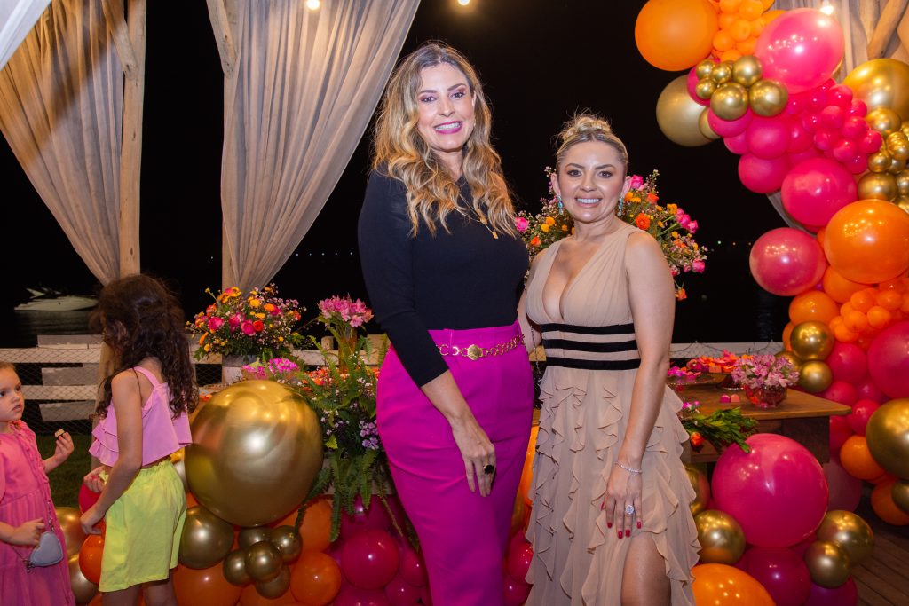 
				Carol Mello e Mel Silfide 
				