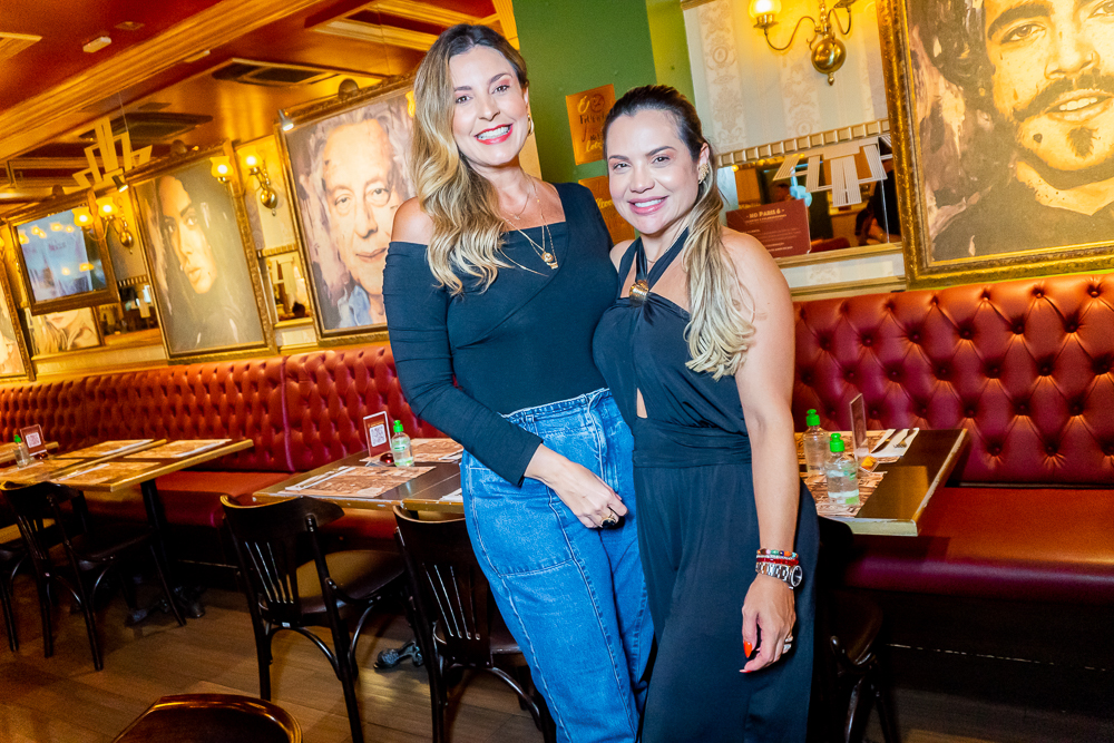 Carol Melo E Risangela Lima