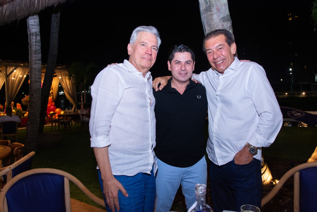 
				Danilo Farias, Pompeu Vasconcelos e Ruy Câmara 
				