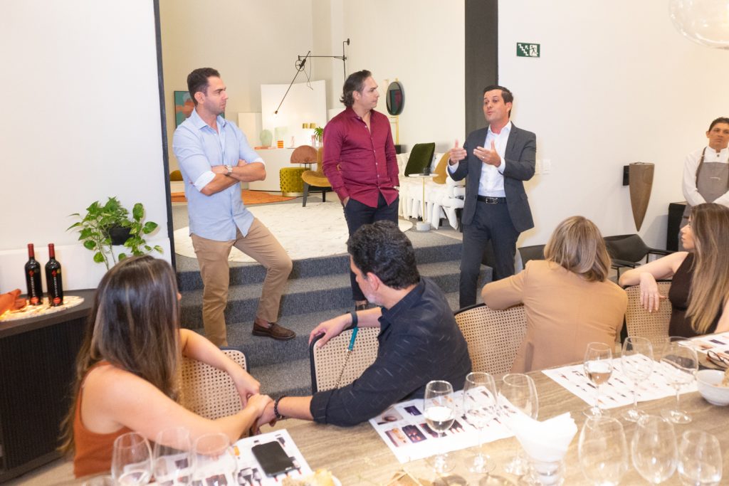 Degustação De Vinhos Nobres Por Galpão Design E Casa Bernutty Co. (55)