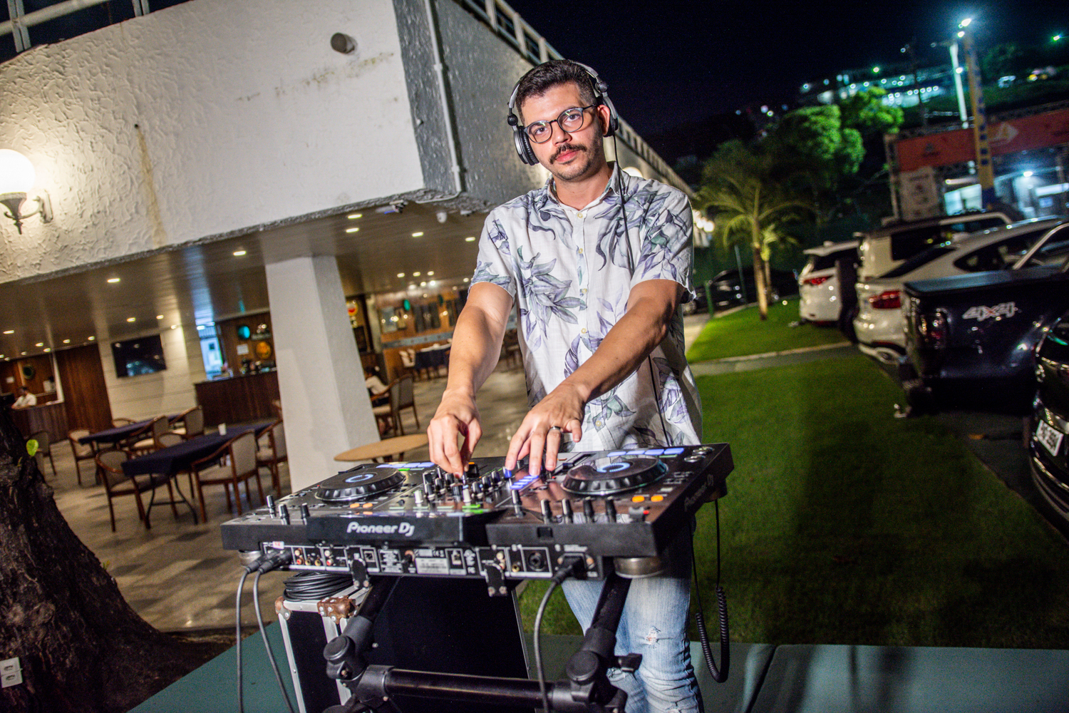 DJ Luciano Freitas dá start no final de semana do Iate Clube