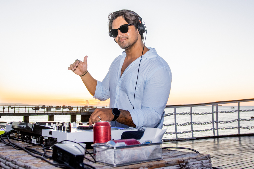 Diversão, boa música e agito fazem parte da programação de sexta-feira (6) do Iate Clube