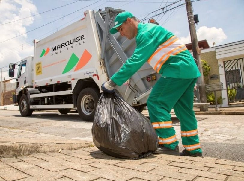 Garis da Ecofor Ambiental recebem homenagem para comemorar o seu dia