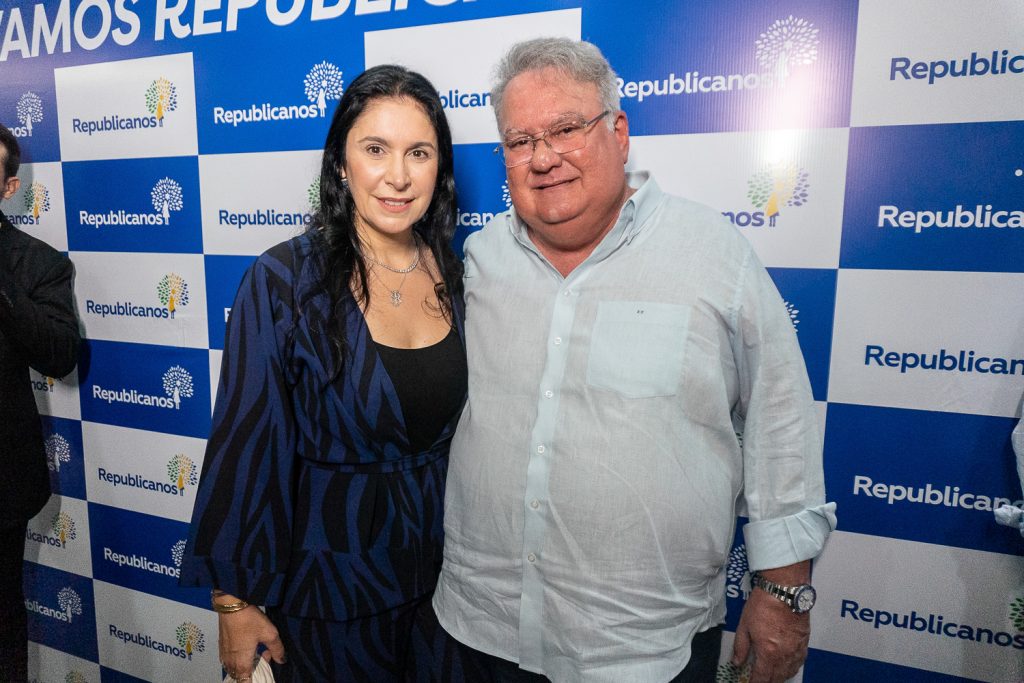 Fernanda Sousa E Chiquinho Feitosa