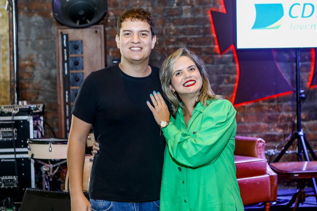 Guilherme Colaes E Mayra The