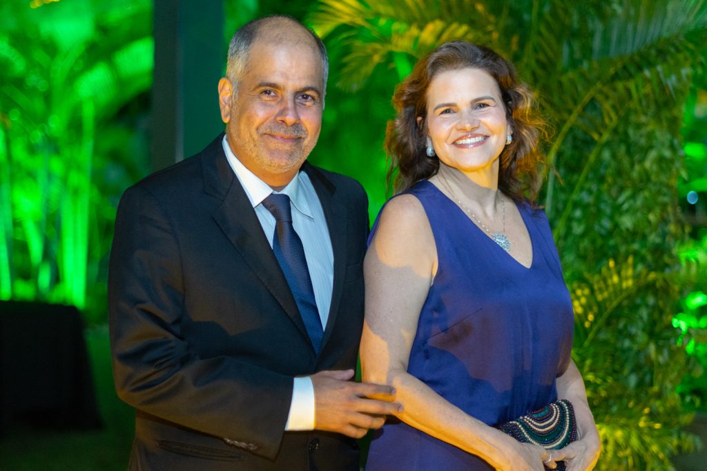Gustavo Santos E Paola Souza