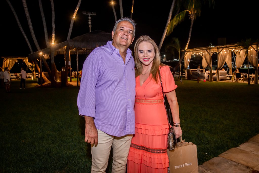 
				Hilton Moreira e Hilda Pamplona 
				