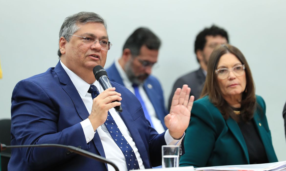 Flávio Dino diz que Governo Lula colocou fim à espetacularização no combate à corrupção Flávio Dino diz que Governo Lula colocou fim à espetacularização no combate à corrupção