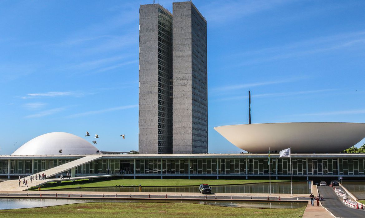 Projetos de corte de gastos serão relatados por deputados do PP e MDB