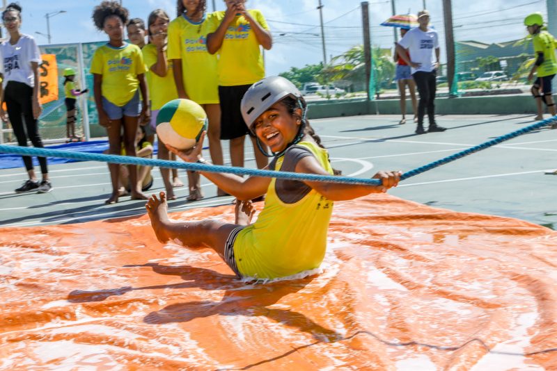 Esporte na Rua - Instituto Povo do Mar promove uma série de atividades em comemoração ao Dia Mundial do Brincar