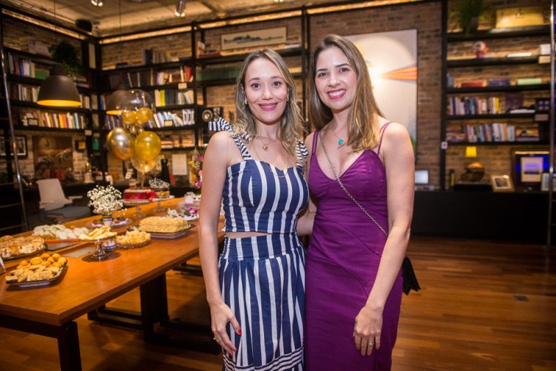 Happy Birthday - Manoela Crisóstomo ganha carinhosa surpresa de aniversário