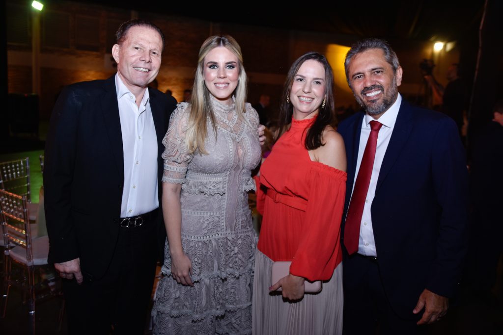 Julio Ventura, Jade Romero, Lia E Elmano De Freitas (1)