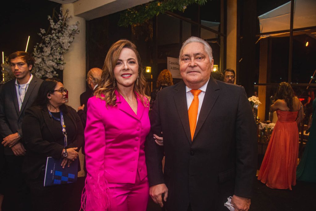 Karisia E Luis Pontes