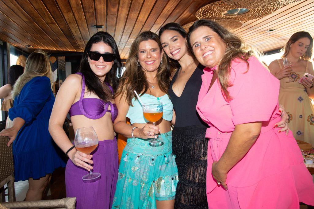 Lara, Marina E Mariana Albuquerque, Camila Bastos (2)
