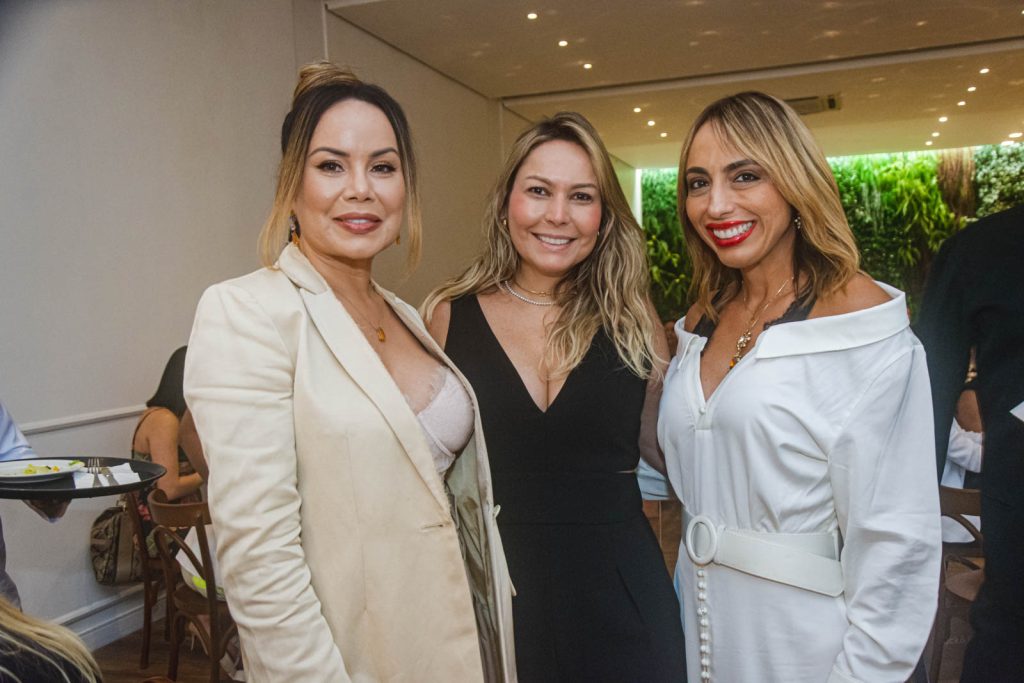 Lea Lopes, Talynie Mihaliuc E Mabel Portela