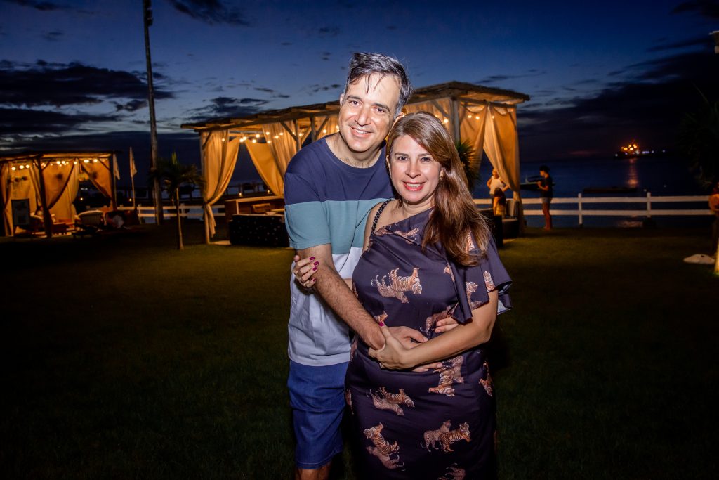 
				Leandro e Eveline Rêgo
				