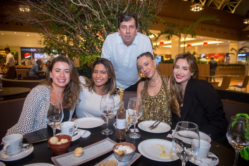 Bebida mais amada do Brasil - Cafeteria Club Café promove comemoração em alusão ao Dia do Café no RioMar Fortaleza