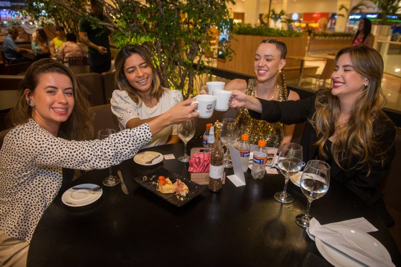 Bebida mais amada do Brasil - Cafeteria Club Café promove comemoração em alusão ao Dia do Café no RioMar Fortaleza