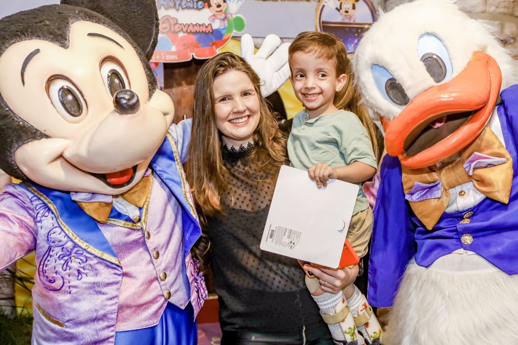 Lorena E Levi Esmeraldo