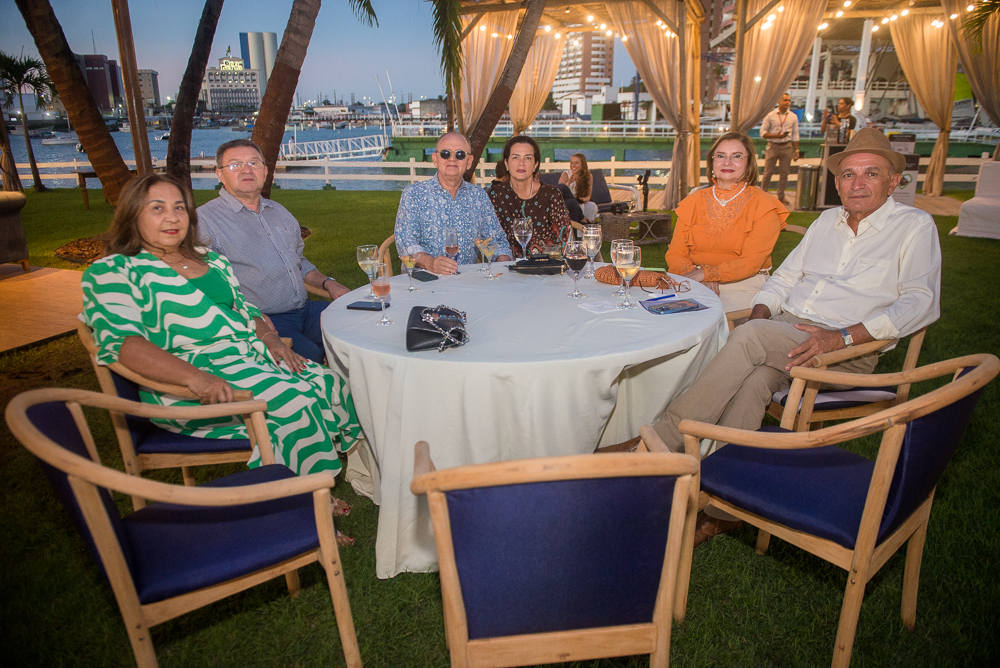 Lúcia, José Feitosa, Francisco Caminha, Ana Maria Martins, Helena E Licínio Correia (3)