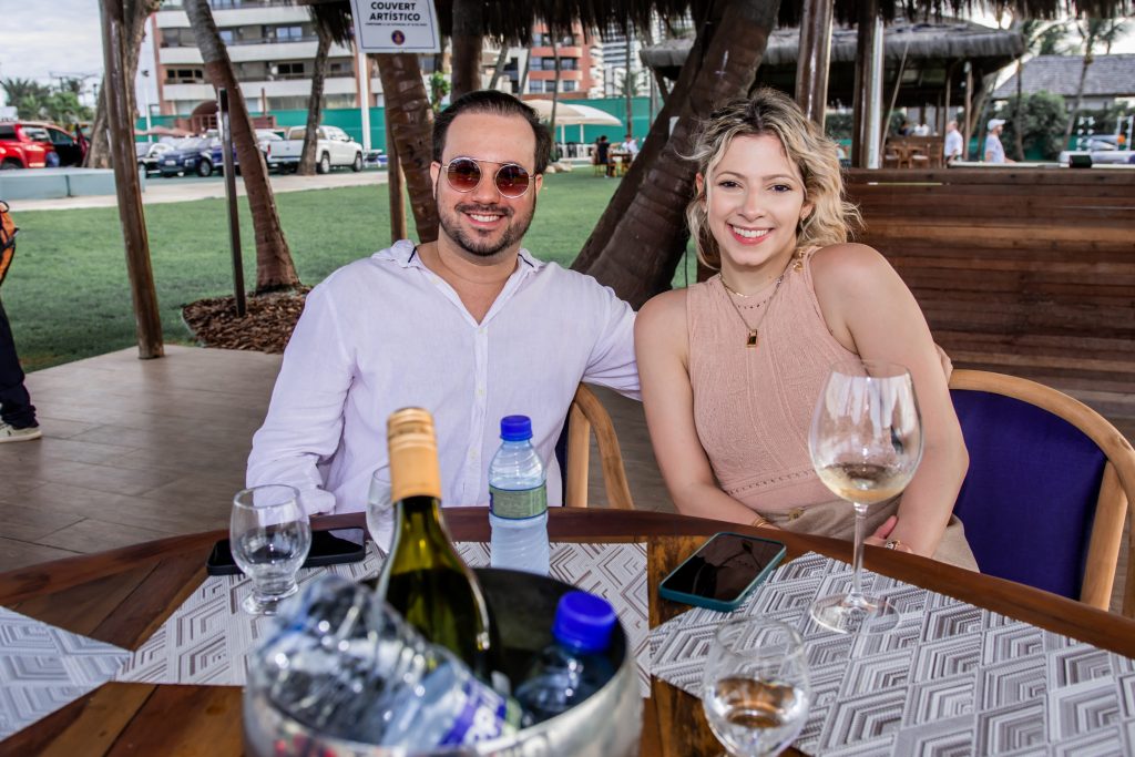 
				Luiz Vidal e Karla Aguiar 
				