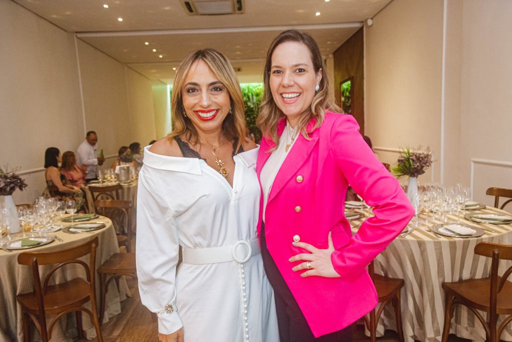 Mabel Portela E Thaty Arruda