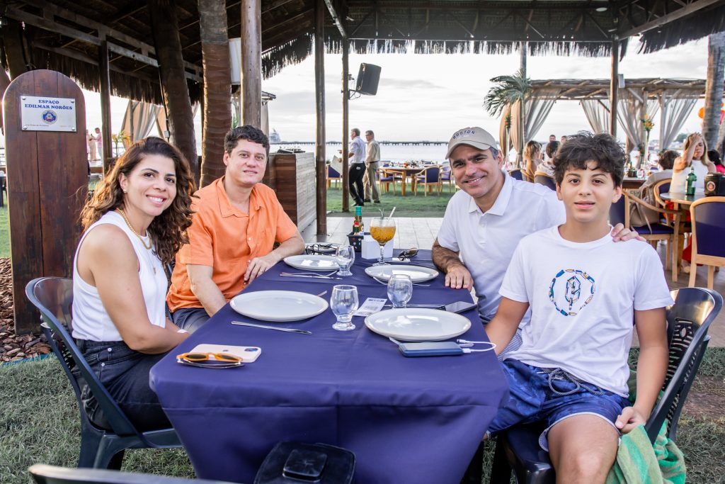 
				Manuela e André Liebmann, Manuel Mendes e Felipe Liebmann
				