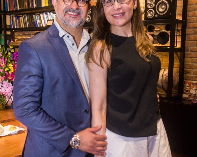 Happy Birthday - Manoela Crisóstomo ganha carinhosa surpresa de aniversário