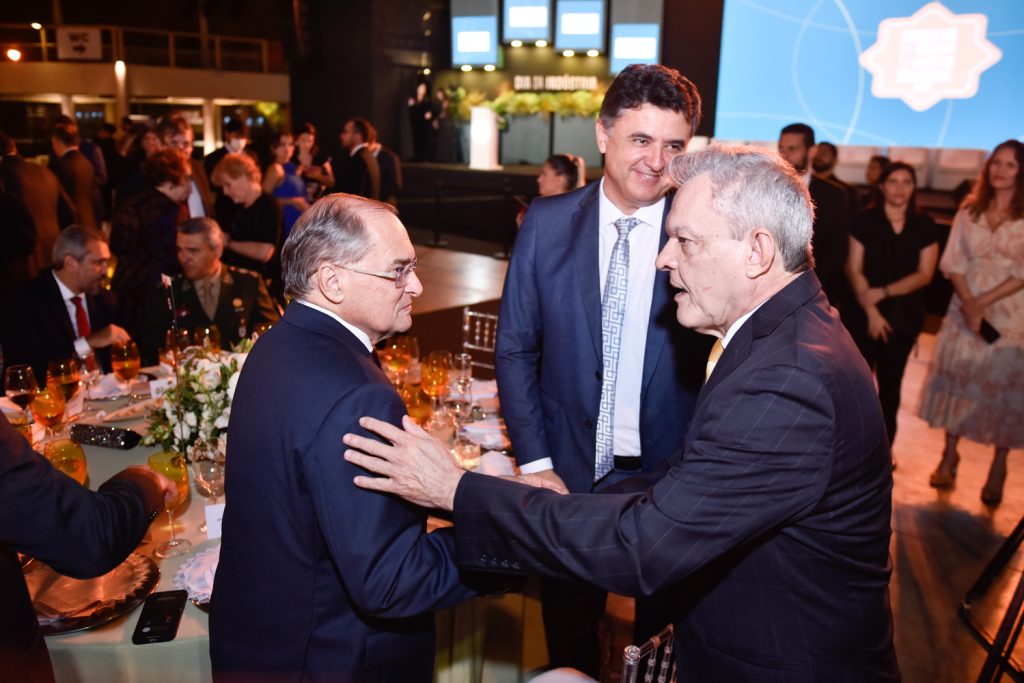 Medelha Da Ordem Do Mérito Industrial (8)