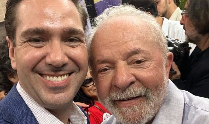 Primeiro a antecipar vinda de Lula, Eduardo Bismarck publica imagem ao lado do presidente no Ceará