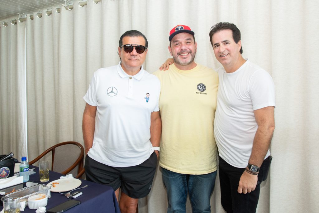 
				Odmar Feitosa, Waldir Xavier e Flávio Menezes
				