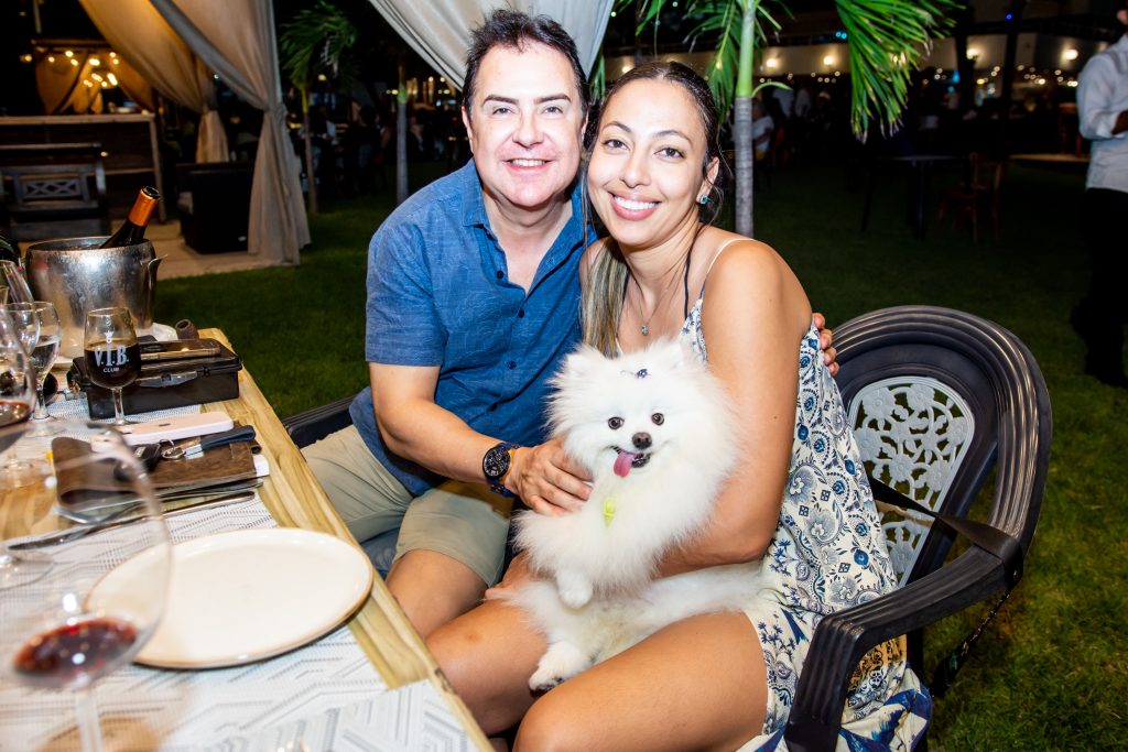 
				Osmir Pelegrini, Dayane Melo e Luar
				