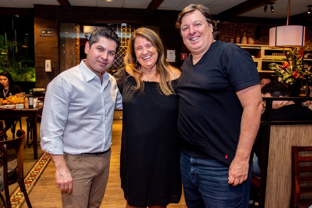 Pompeu Vasconcelos, Safira E Rodrigo Moreira