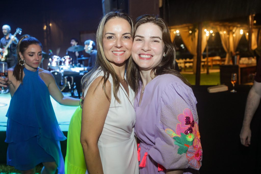 Raquel Benevides E Maria Clara Dalolio