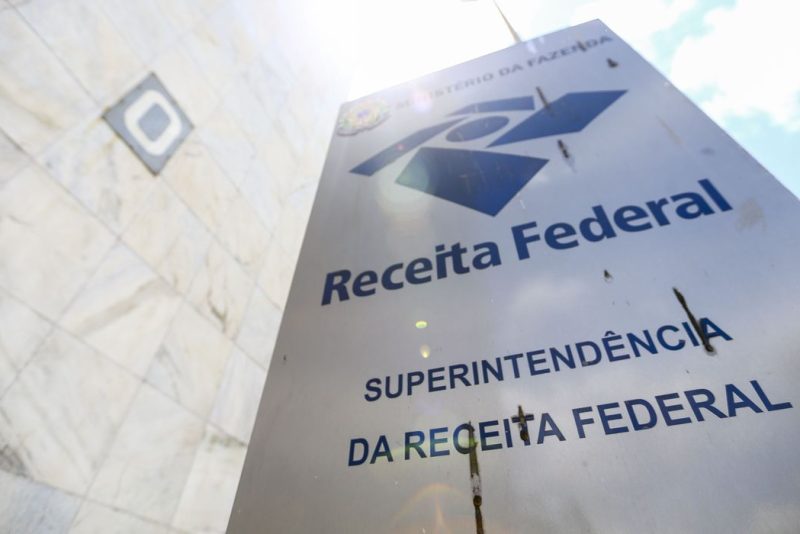 Receita regulamenta tributação mínima de 15% para multinacionais