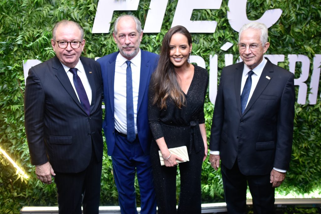 Ricardo Cavalcante, Ciro Gomes, Giselle Bezerra E Carlos Prado (2)