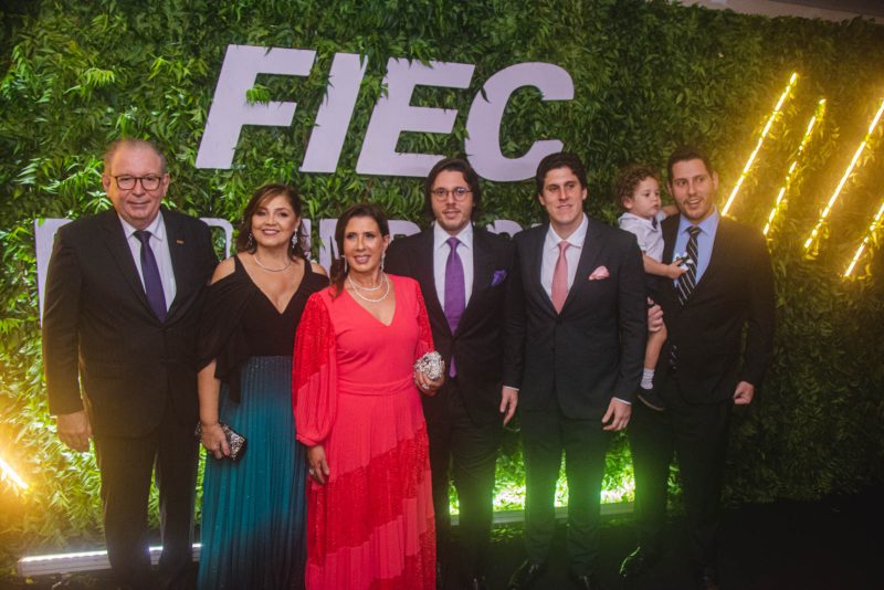 Medalha do Mérito Industrial - Regina Dias Branco, José Carlos Pontes, Cândido Albuquerque e Carlos Prado são agraciados na tradicional festa do Dia da Indústria