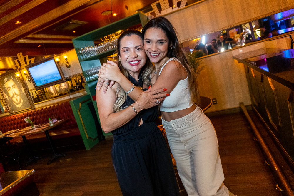 Risangela E Paula Lima