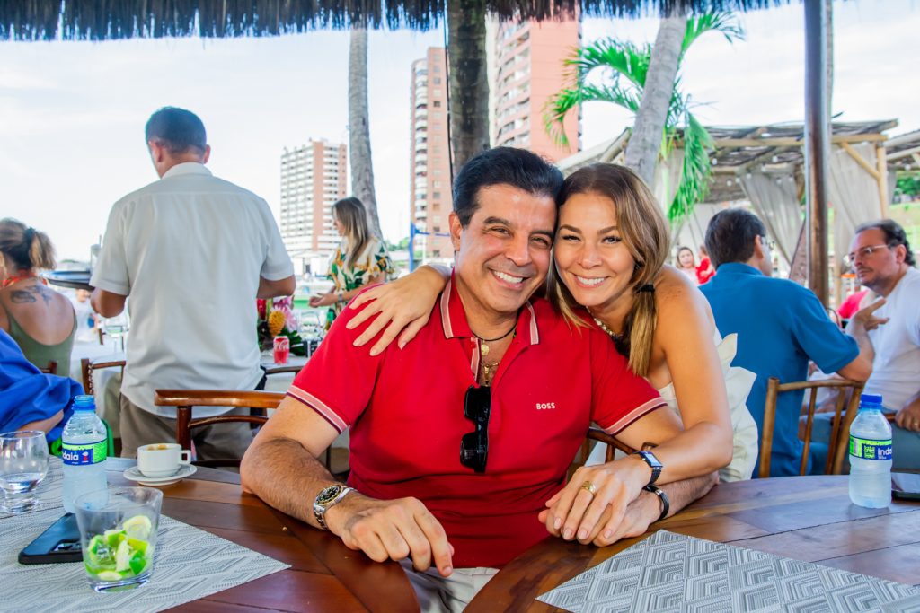 
				Ronaldo Otoch e Gabrielle Freire
				