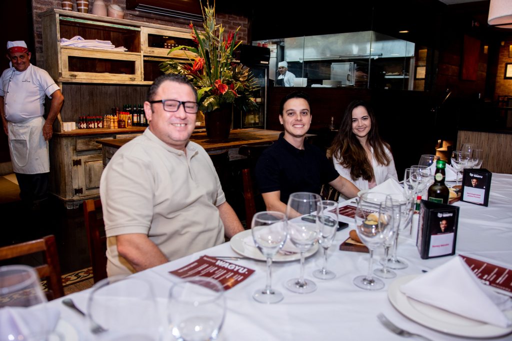 Roney Mendes, Davi Silva E Janine Pontes