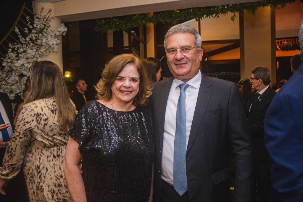 Roseane Medeiros E Amilka Silveira