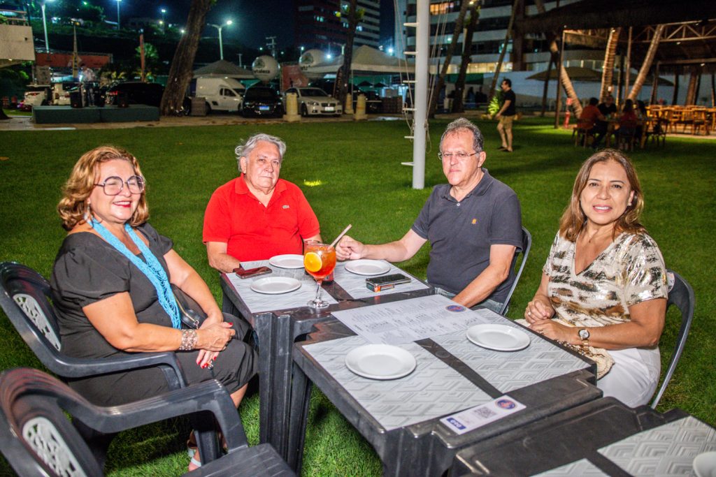 Sandra E Paulo Sergio Maia, E João E Dóris Reis