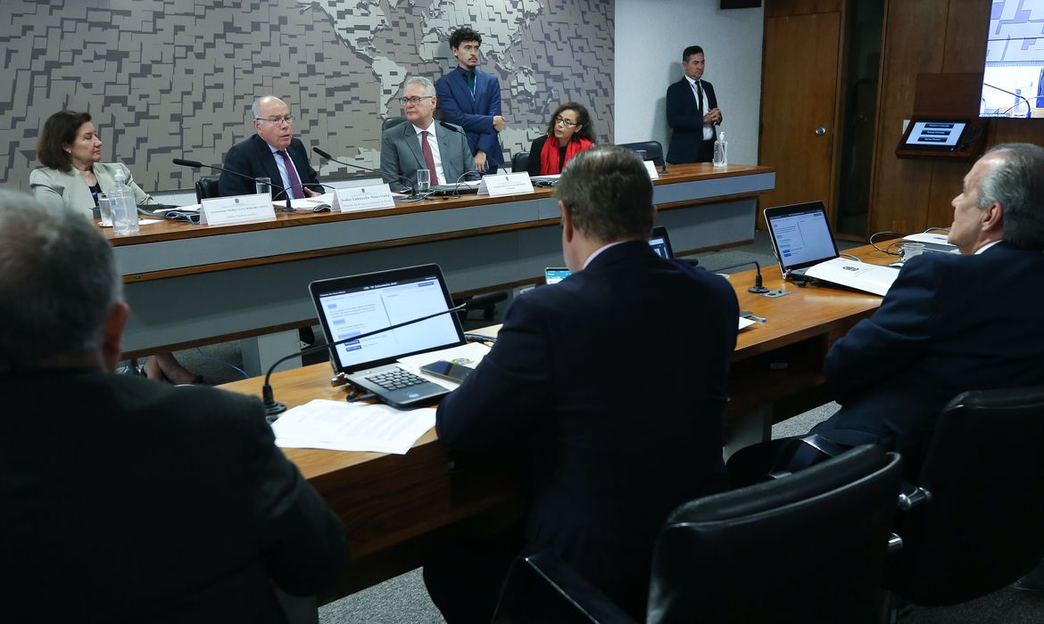 Brasil condena invasão da Ucrânia, mas é contra isolamento da Rússia Brasil condena invasão da Ucrânia, mas é contra isolamento da Rússia